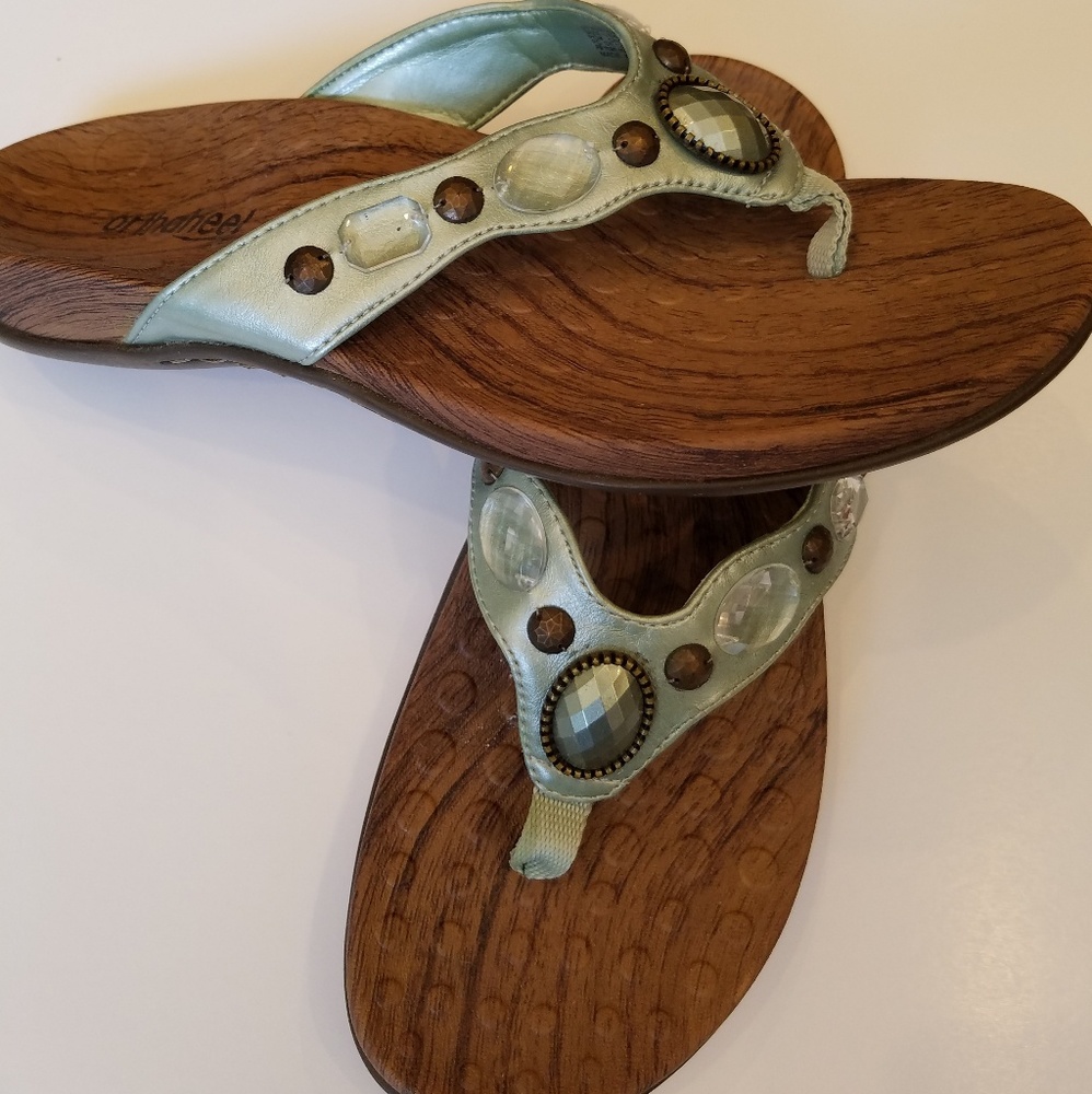 Vionic Orthaheel Carla II Sandals